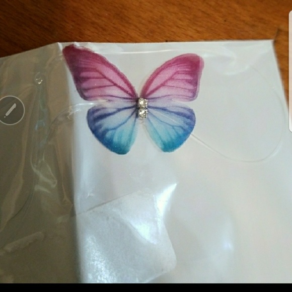 New! Butterfly Choker - Picture 4 of 4